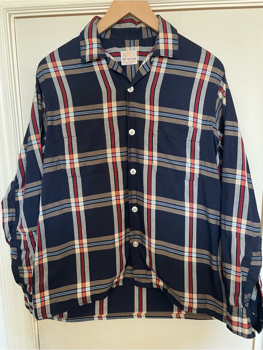 Vintage 60s men’s open collar loop button hole shirt Van Heusen like new